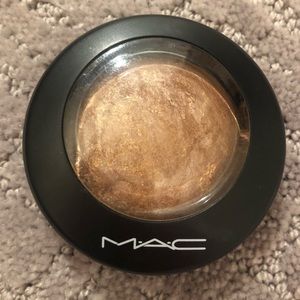 MAC golden glow bronzer